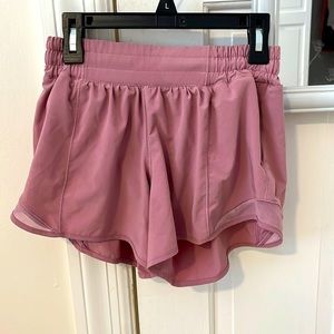 Lululemon size 4 tall Hotty hot shorts